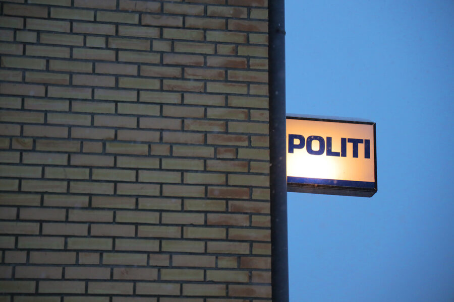 Den norska polisens roll i en ideell narkotikapolisförening har granskats.