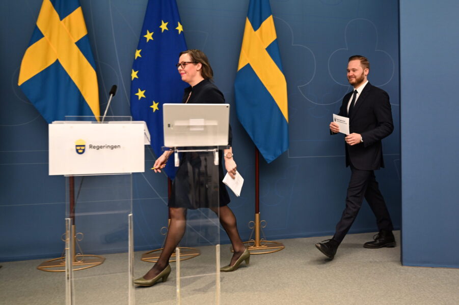 Maria Malmer Stenergard (M) och Henrik Vinge (SD) höll presskonferens om migrationen den 24 januari.