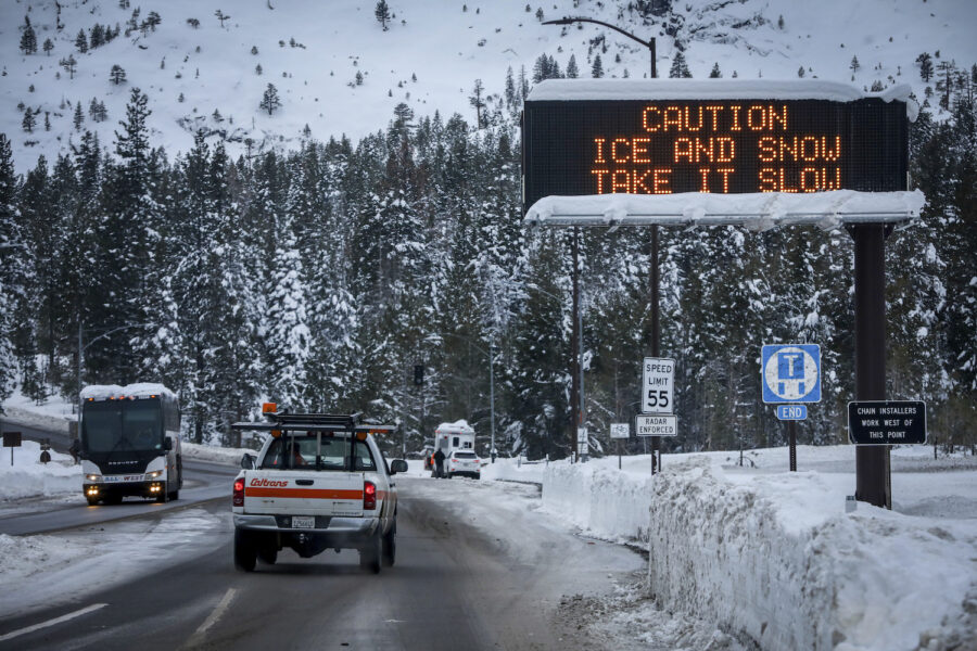 Bland annat intensivt snöfall väntas drabba Kalifornien på torsdagen.