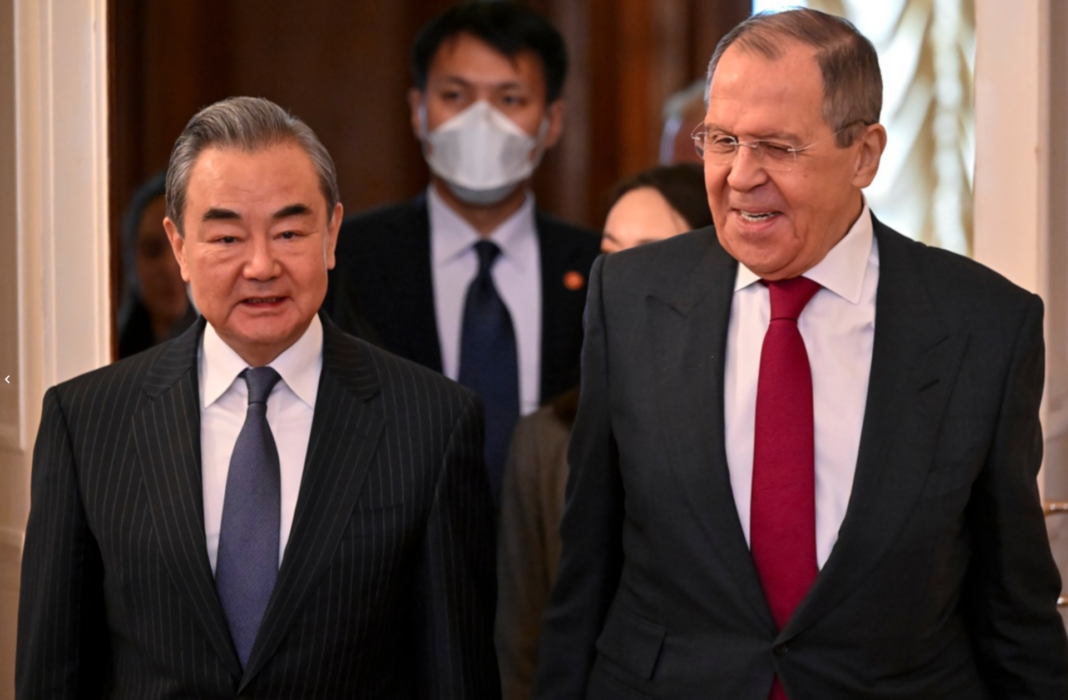 Kinas Wang Yi och Rysslands Sergej Lavrov i onsdagen.