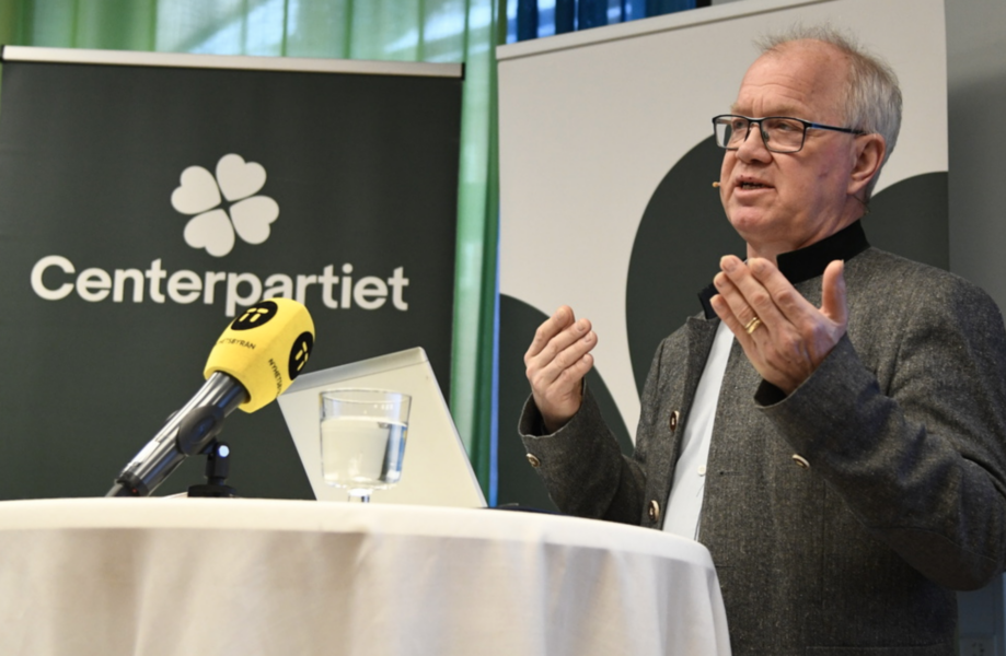 Centerpartiet valanalysgrupps ordförande Christer Jonsson presenterar partiets eftervalsanalys.