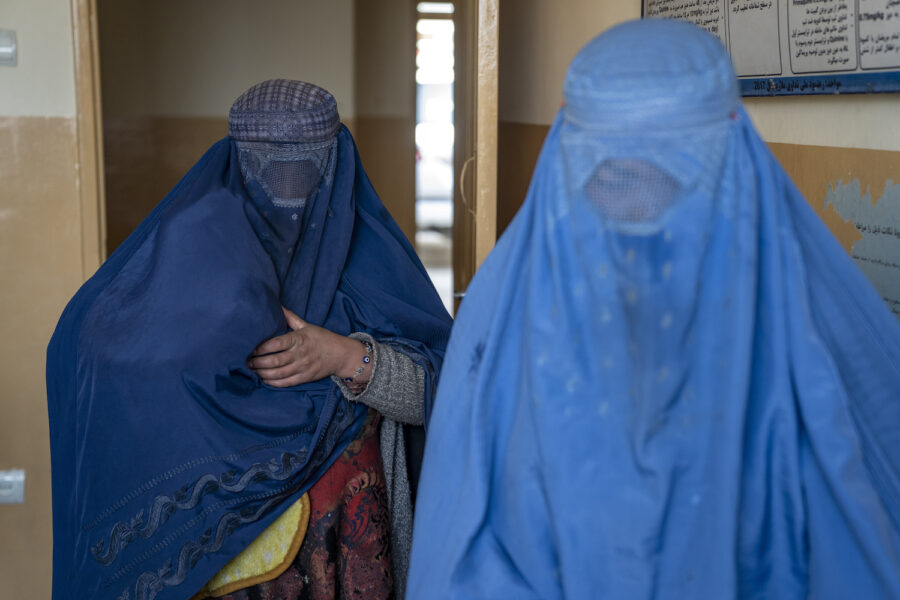 Förtryck och inskränkningar av kvinnors rättigheter förstärks i talibanernas Afghanistan.