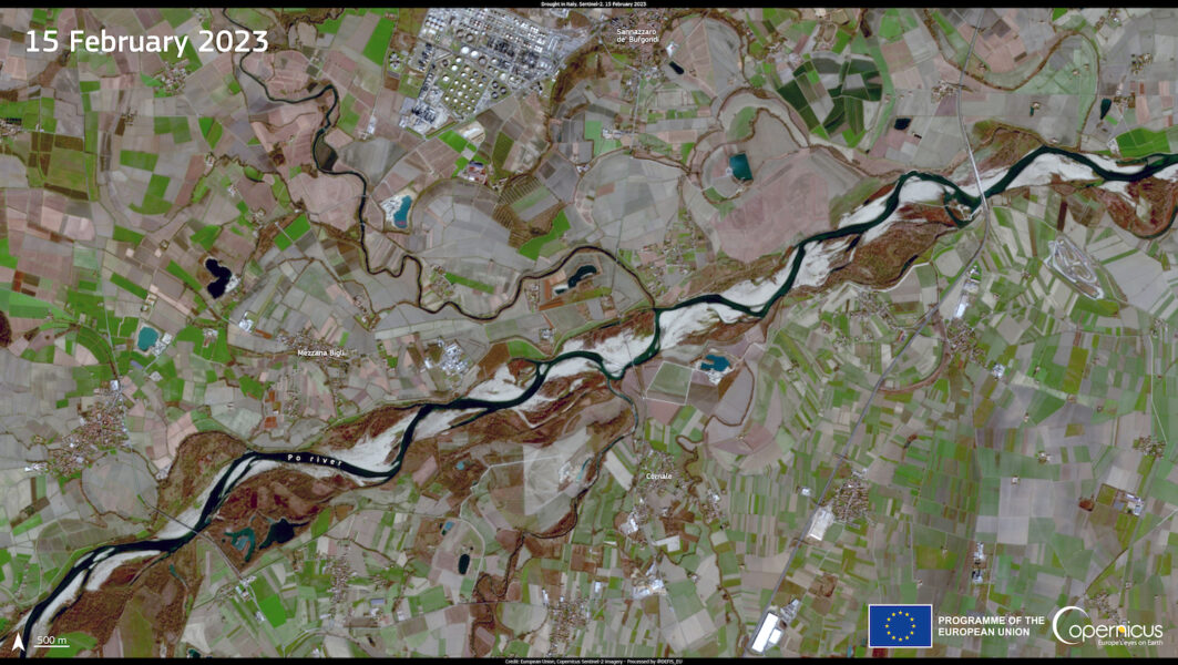 En nytagen satellitbild över Po-floden visar hur vattennivåerna är betydligt lägre än normalt.