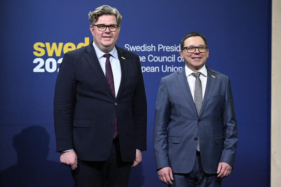 Sveriges justitieminister Gunnar Strömmer (till vänster) och Ladislav Hamran som är ordförande i Eurojust.