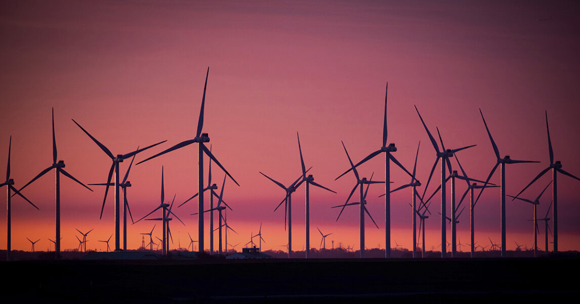 Vinden ger inga utsläpp, men vindkraftverkens vingar tillverkas av material som utvinns i miljöfarliga gruvor och bara delvis kan återvinnas.