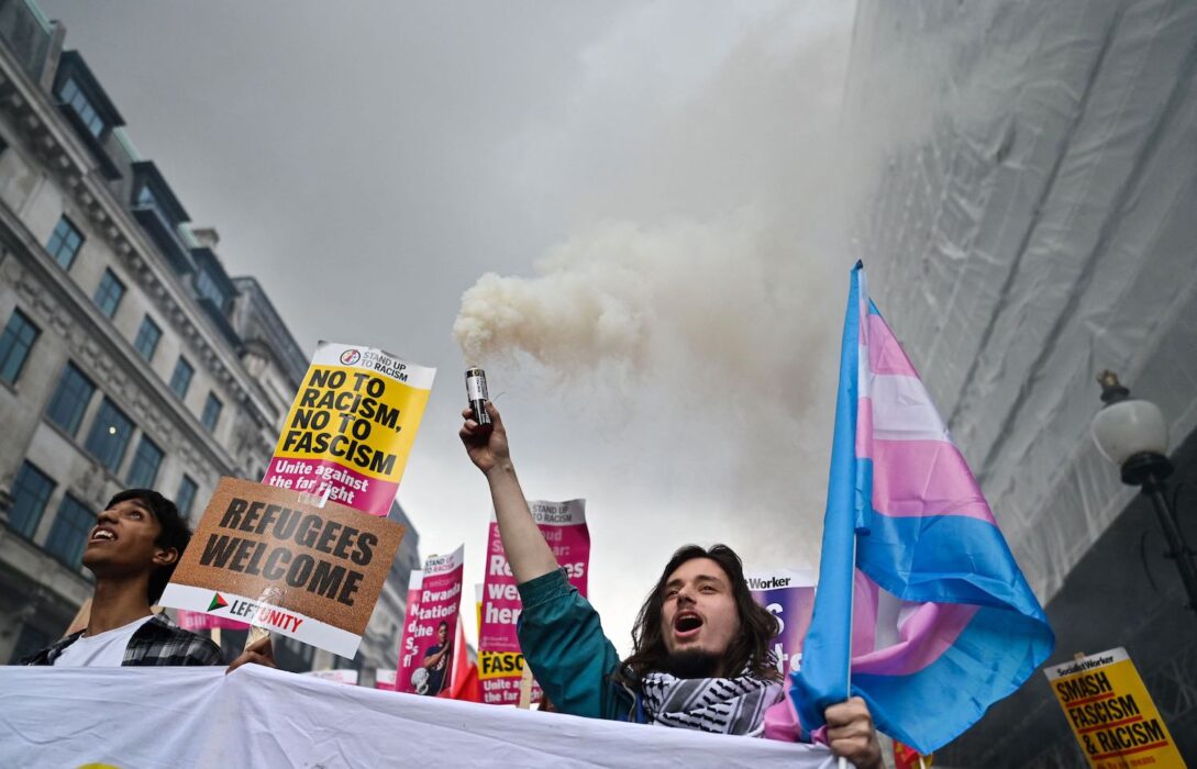 Runt 2 000 människor deltog i protesterna i London.