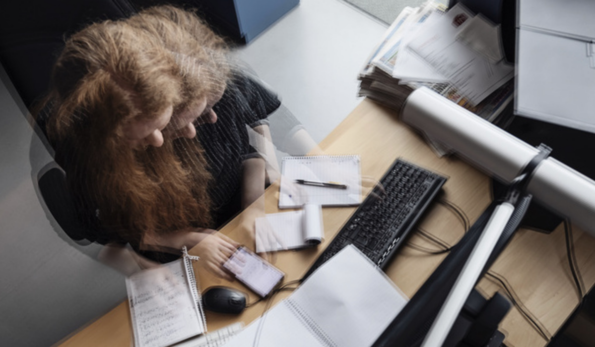 Stress på jobbet beräknas leda till mer än 770 fall av arbetsrelaterade dödsfall per år.