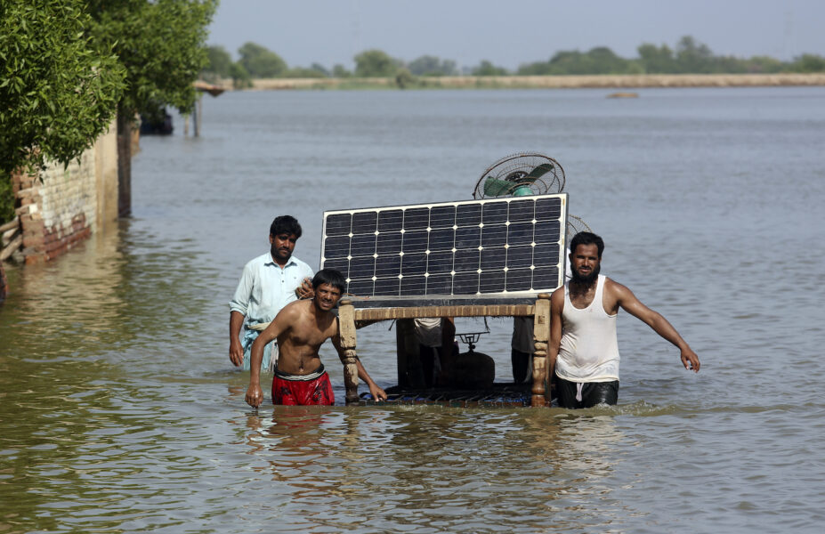 Översvämningarna i Pakistan är ett exempel på hur extremvädren blir allt mer intensiva på grund av det varmare klimatet.
