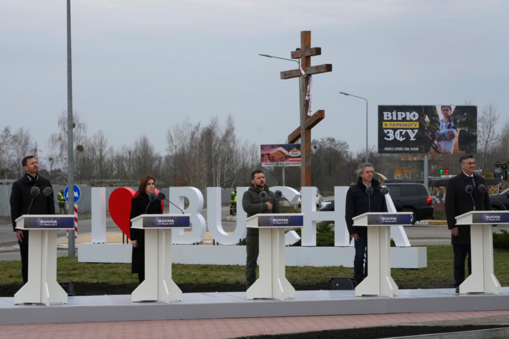 Från vänster Slovakiens premiärminister Eduard Heger, Moldaviens president Maia Sandu, Ukrainas president Volodymyr Zelenskyj, Sloveniens premiärminister Robert Golob och Kroatiens premiärminister Andrej Plenkovic.