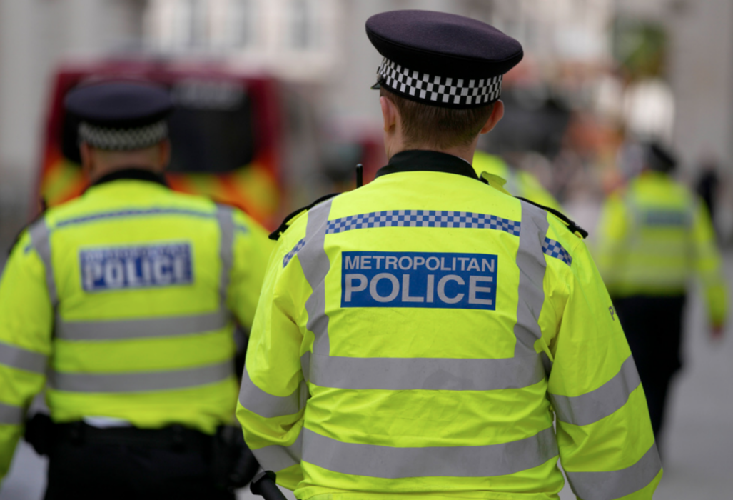 Foto: Frank Augstein/AP/TTFörtroendet för polisen har minskat hos många kvinnor och flickor i Storbritannien.