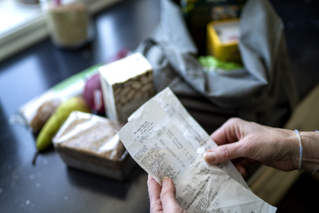 Matpriserna har ökat med 20 procent under det senaste året, enligt Statistiska centralbyrån, SCB.