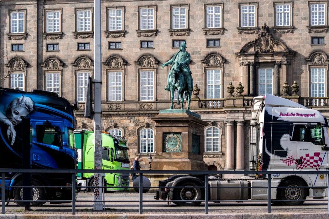 Senfärdighet i att få politik på plats har fått den danska regeringen att satsa på biodrivmedel som klimatlösning, vilket döms ut av det danska klimatpolitiska rådet.