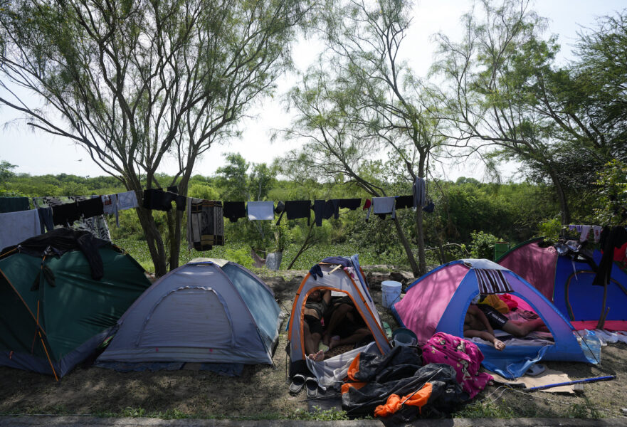 Venezuelanska migranter väntar vid gränsstaden Matamoros i nordöstra Mexiko.