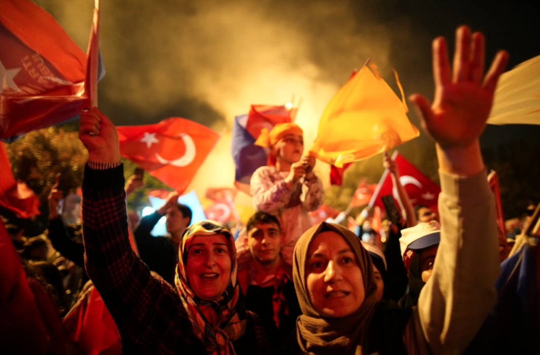 Erdogan-anhängare firar i Istanbul.