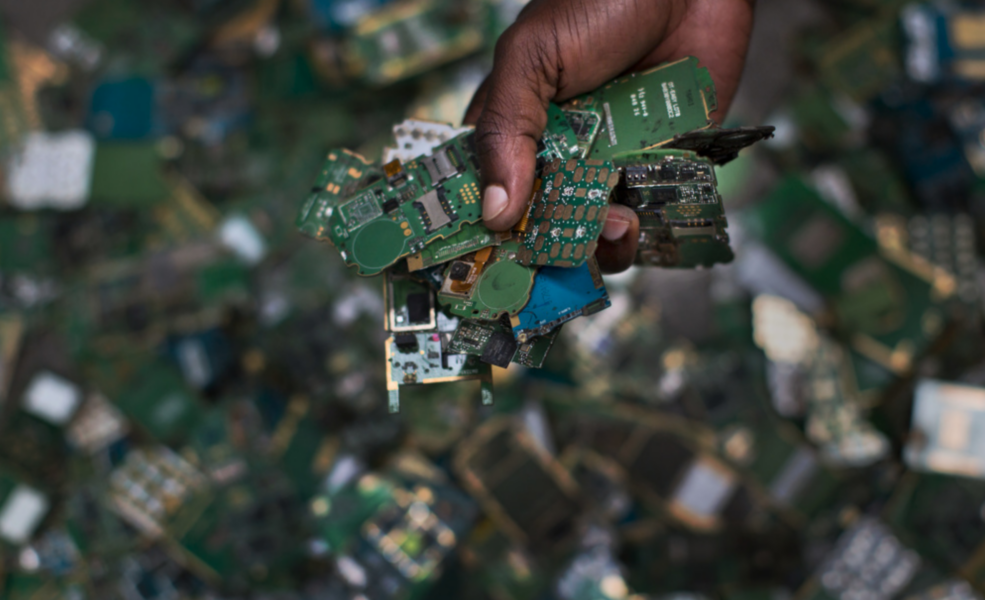 E-avfall är en snabbt växande avfallsström som kan minska om fler väljer återanvända produkter.