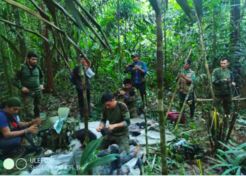 Barnen hittades efter 40 dagar i Amazonas regnskog.