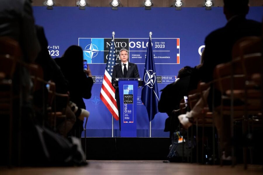 USA:s utrikesminister Anthony Blinken på en presskonferens på Nasjonalmuseet i Oslo efter Natos informella utrikesministermöte.