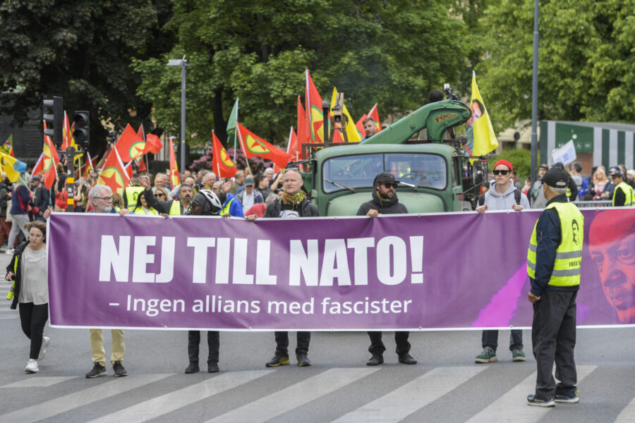 Nätverket Allians mot Nato arrangerar en demonstration "för yttrande- och föreningsfrihet, till stöd för demokratiska krafter i Turkiet och mot ett svenskt Natomedlemskap" i Stockholm med start vid Norra Bantorget under söndagen.