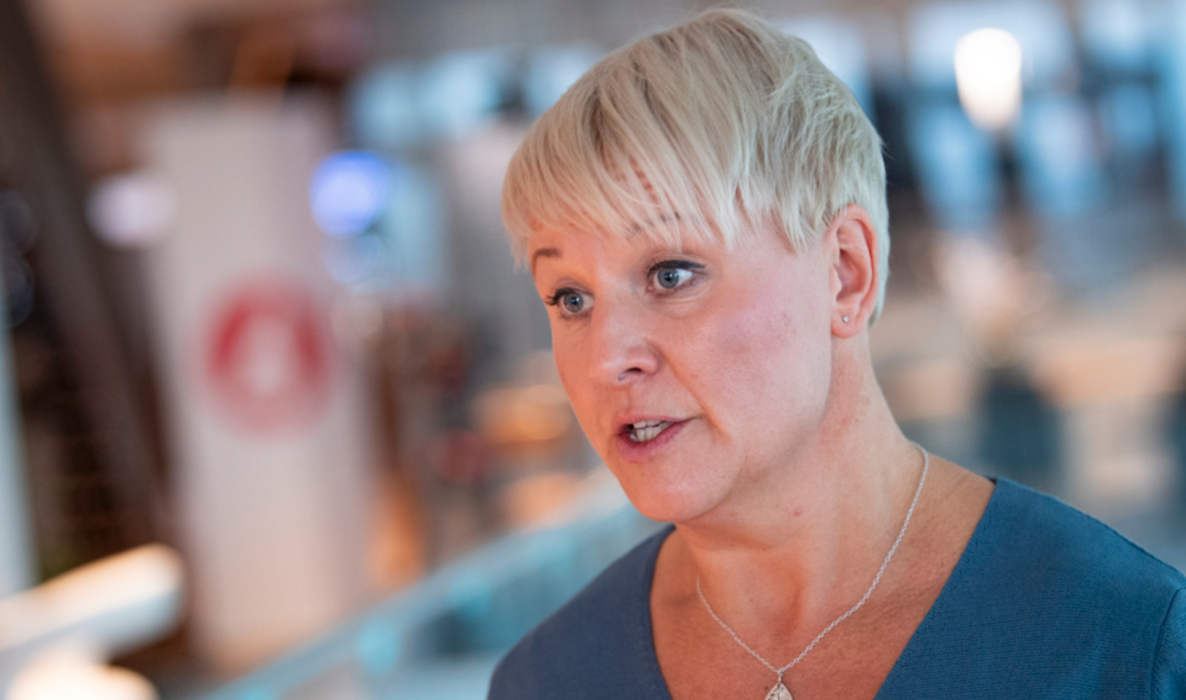 Äldre- och socialförsäkringsminister Anna Tenje.