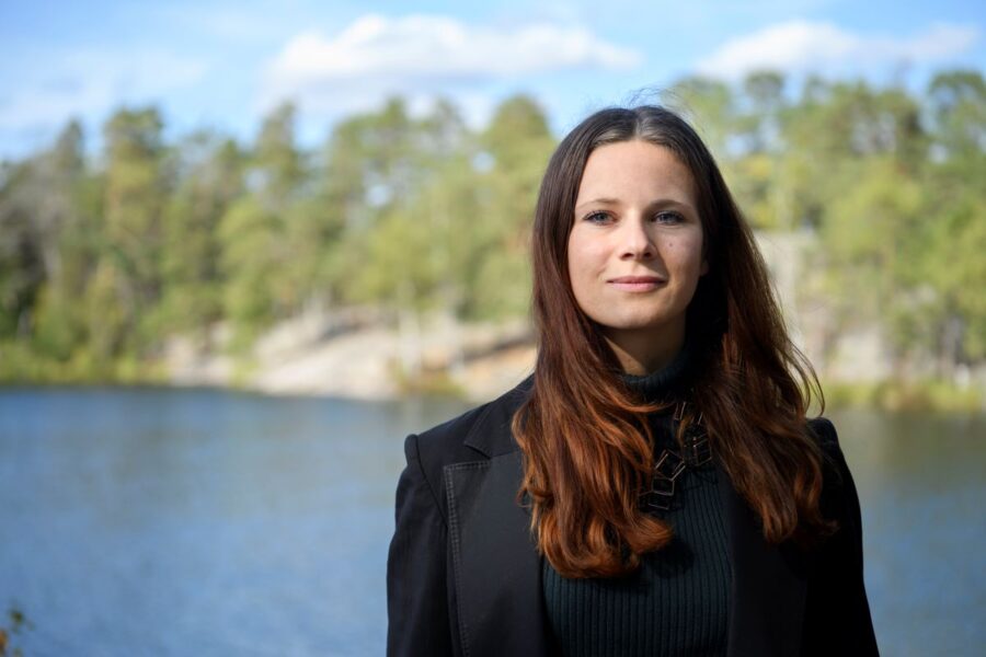 Rebecka Le Moine (MP) tolkar Sveriges nej till EU:s nya naturrestaureringsdirektiv som att det finns en konflikt i regeringsunderlaget – mellan Sverigedemokraterna och Liberalerna.