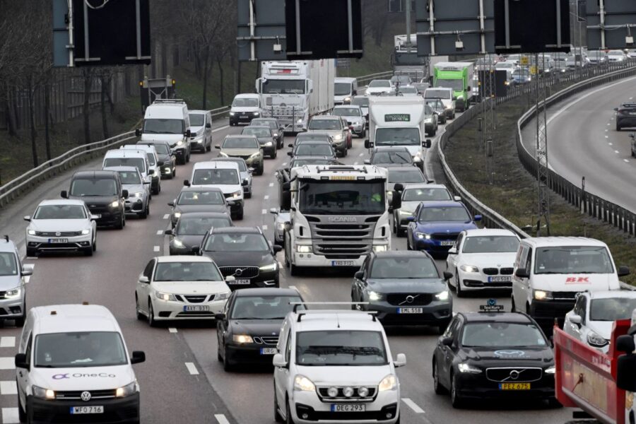 Trafiken står för en stor del av Sveriges klimatutsläpp.