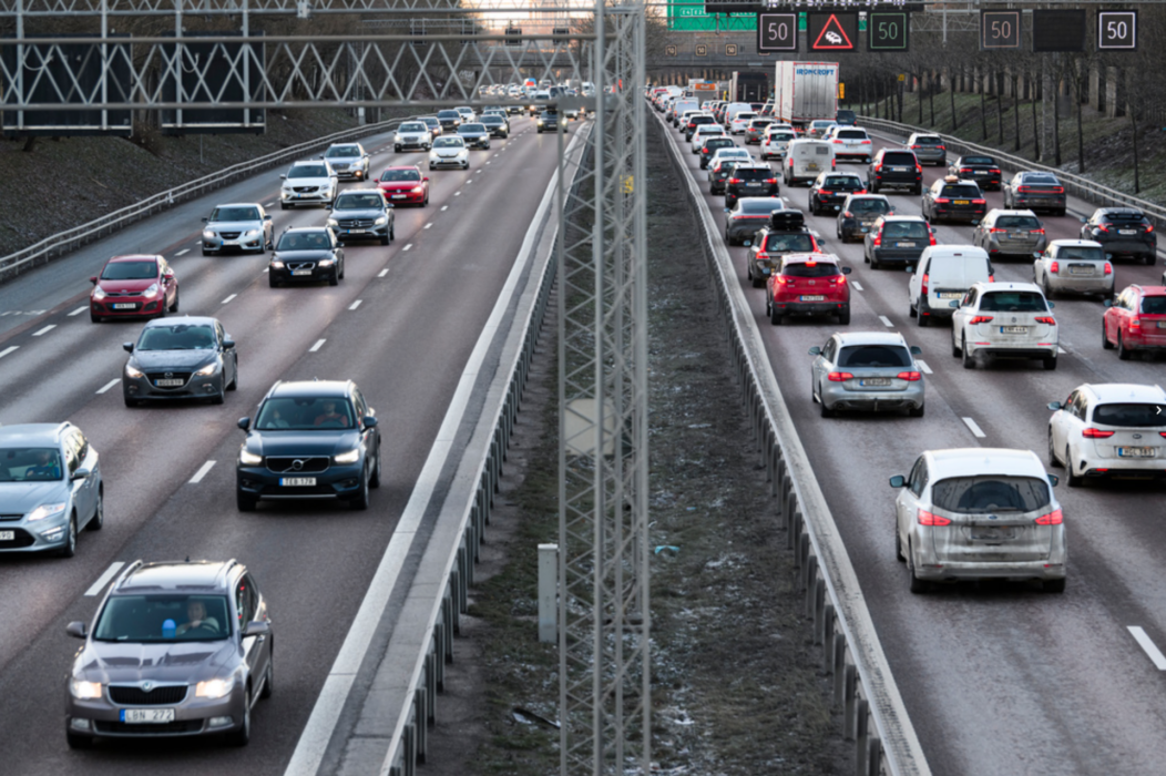 Utsläppen från inrikes transporter har minskat mer än väntat.