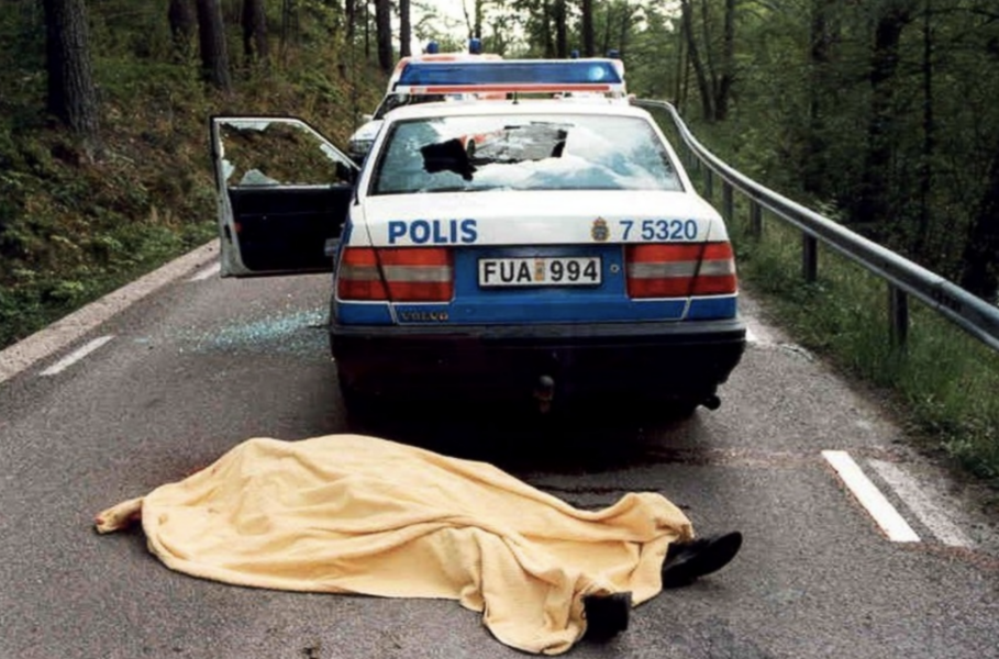 Den 28 maj 1999 rånades Östgöta enskilda bank i Kisa i Östergötland av Tony Olsson, Andreas Axelsson och Jackie Arklöv.