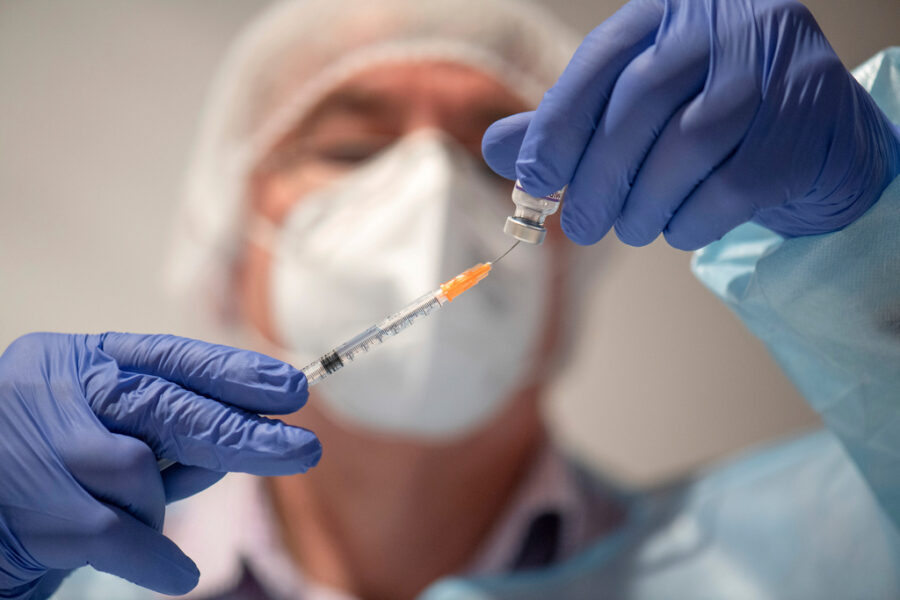 Tyska domstolar ska nu granska fall om påstådda vaccinbiverkningar.