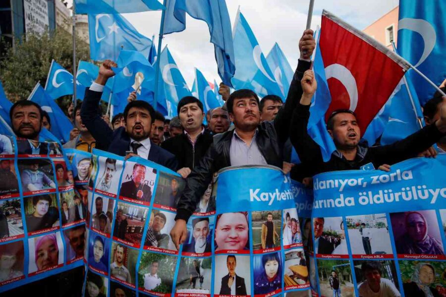 Uigurer protesterar mot Kinas förtryck under demonstration i Turkiet 2018.