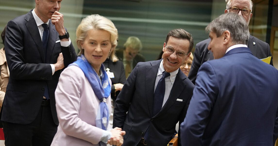 EU-kommissionens ordförande Ursula von der Leyen har efterlyst ett EU som hanterar migration med värdighet och respekt.