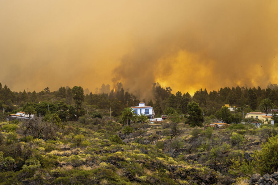 Skogsbranden på La Palma är ännu inte under kontroll.