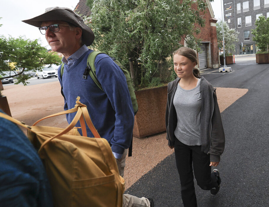Greta Thunberg anländer till Malmö tingsrätt där hon står åtalad efter en klimataktion i Norra hamnen i Malmö.