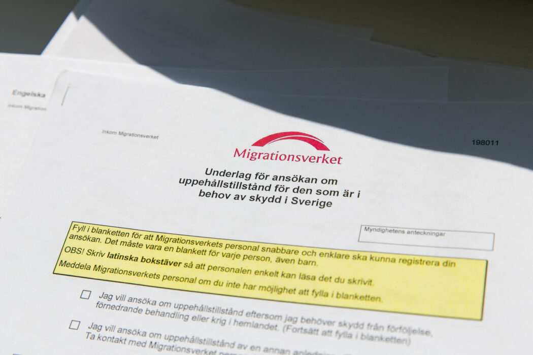 Underlag för ansökan om uppehållstillstånd för den som är i behov av skydd i Sverige.
