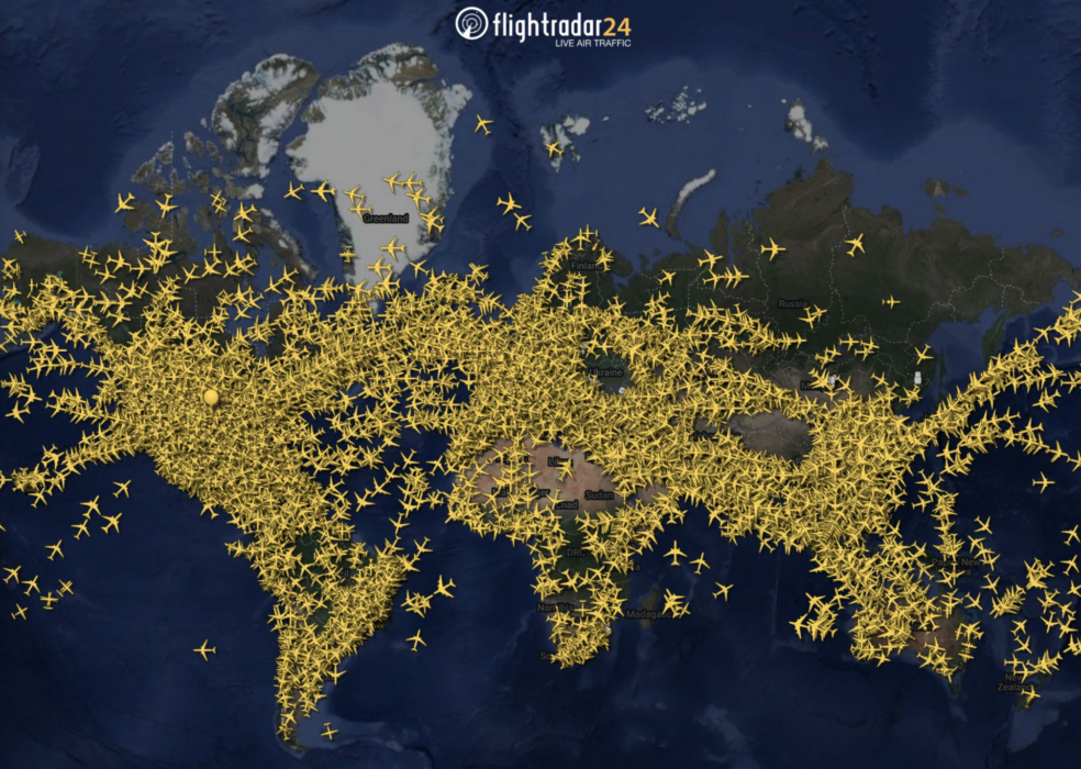 Världens flygresande är nu uppe på en högre nivå än före pandemin och i torsdags i förra veckan, 6 juli, spårade Flightradar24 134 386 kommersiella flygningar – den högsta siffran som uppmätts under ett dygn.