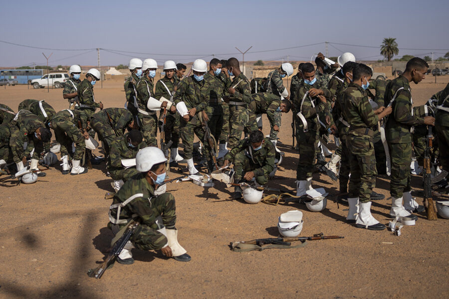 Soldater i självständighetsrörelsen Polisario i ett läger i södra Algeriet.