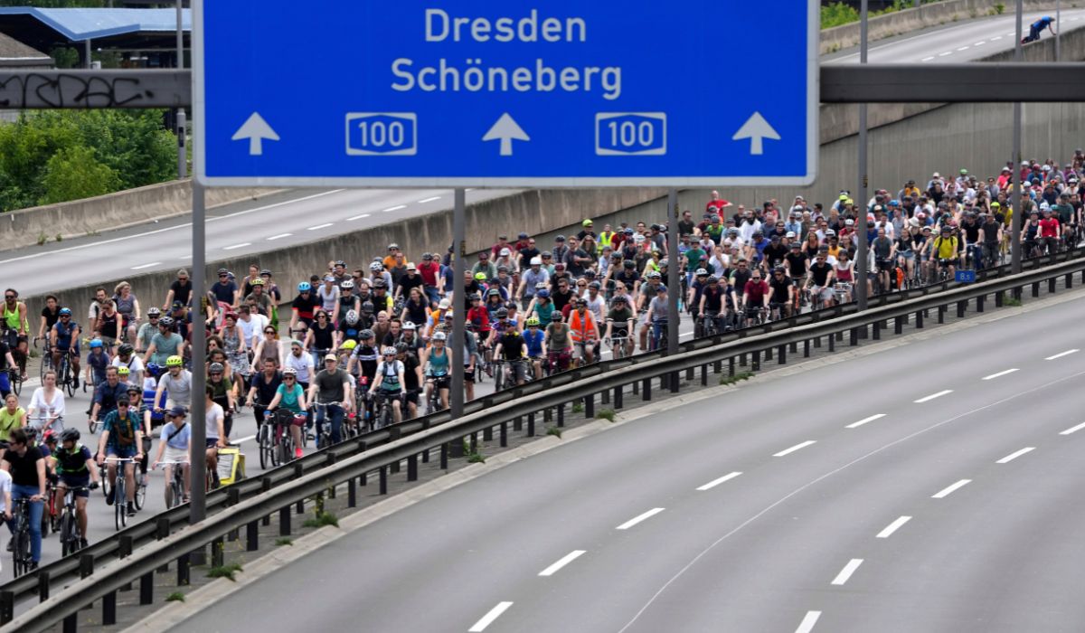 Hur Tyskland ska lyckas minska utsläppen från landets transporter, är en huvudvärk för Tyskland.