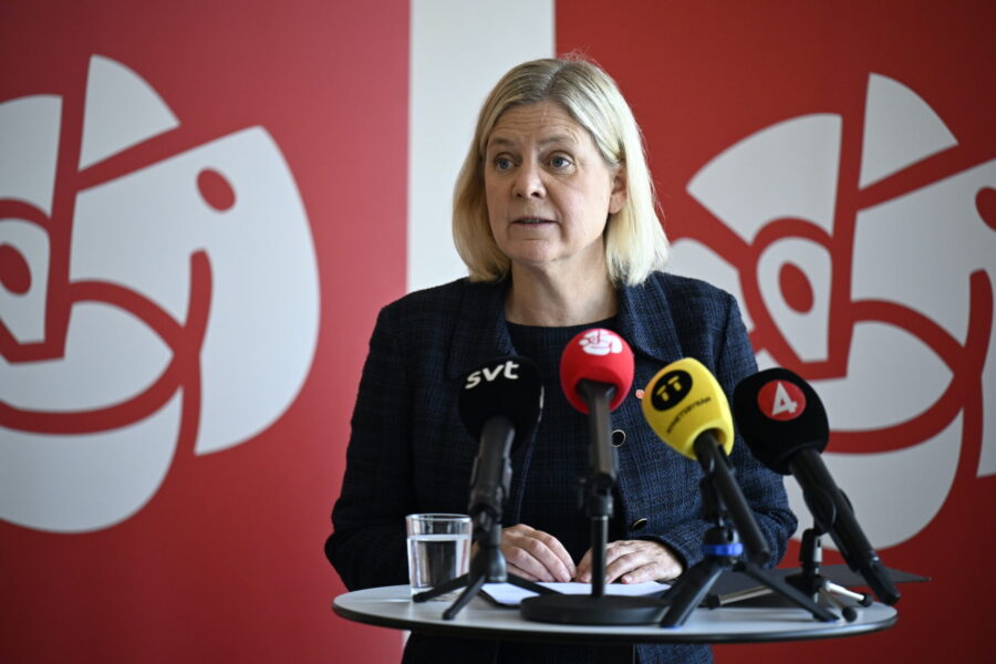 Socialdemokraternas partiledare Magdalena Andersson håller pressträff i Folkets hus i Olofström innan sitt sommartal på söndagen.