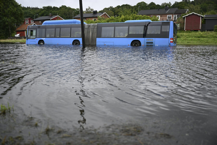 Nu ska fyra länsstyrelser utreda översvämningarnas konsekvenser.
