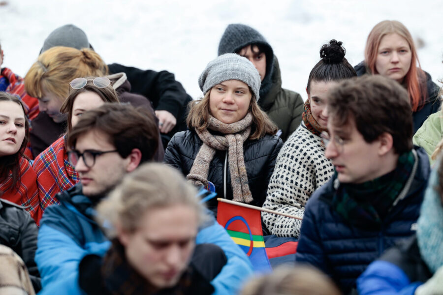 De unga samerna får stöd av Greta Thunberg i protesten mot nya gruvor.