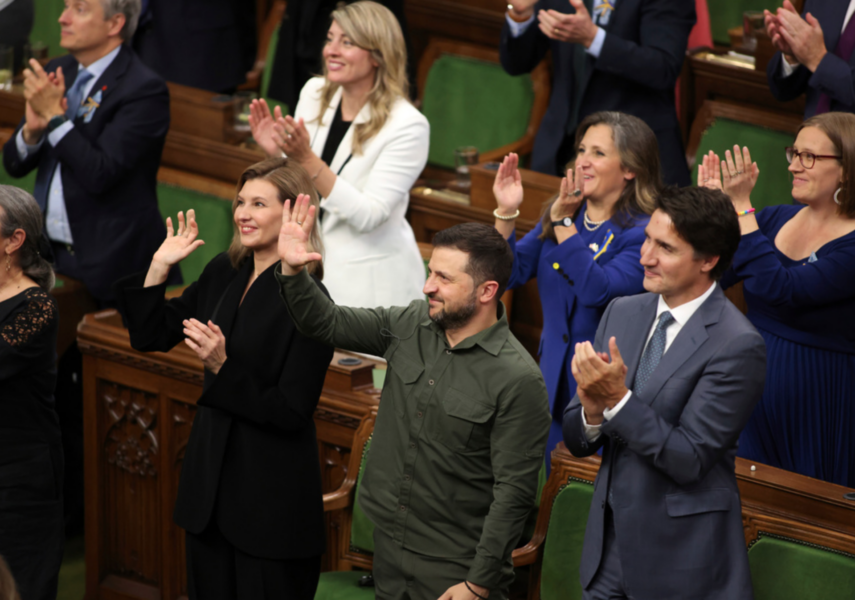 Ukrainas president Volodymyr Zelenskyj och Kanadas premiärminister Justin Trudeau i det kanadensiska underhuset.