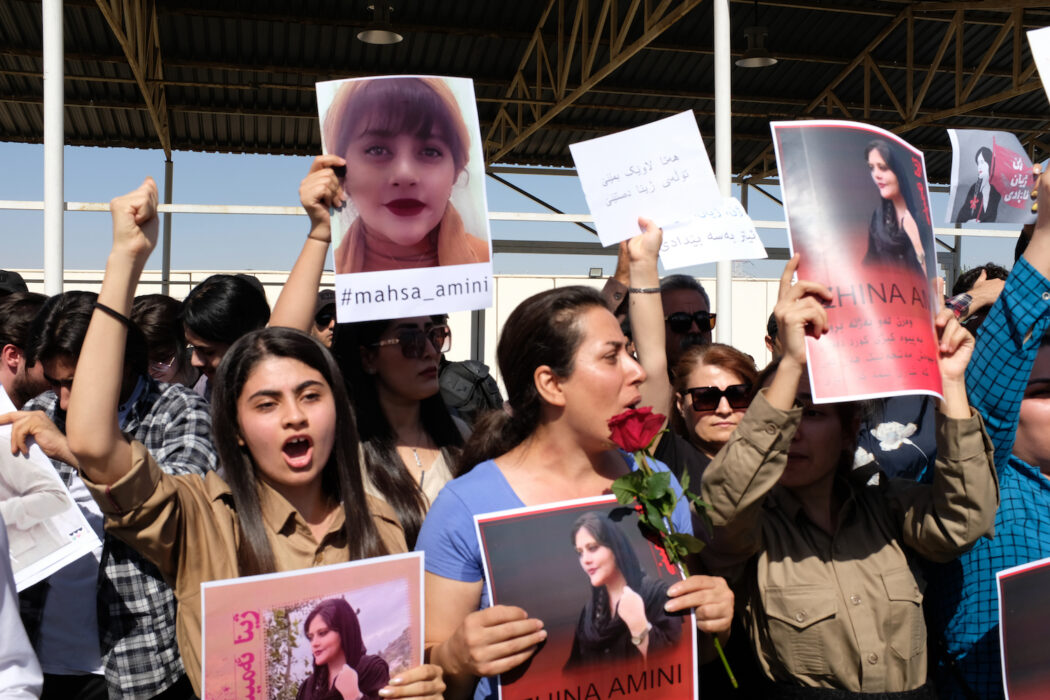 Omfattande protester både i Iran och internationellt följde efter Masha Aminis död för ett drygt år sedan.