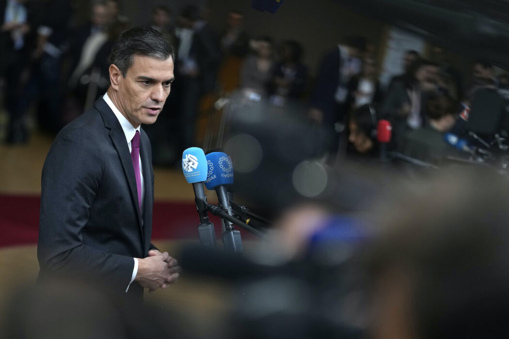 Spaniens premiärminister Pedro Sanchez har lagt fram ett förslag om minskad arbetsvecka för att få fler partier att stödja hans regeringsalternativ.