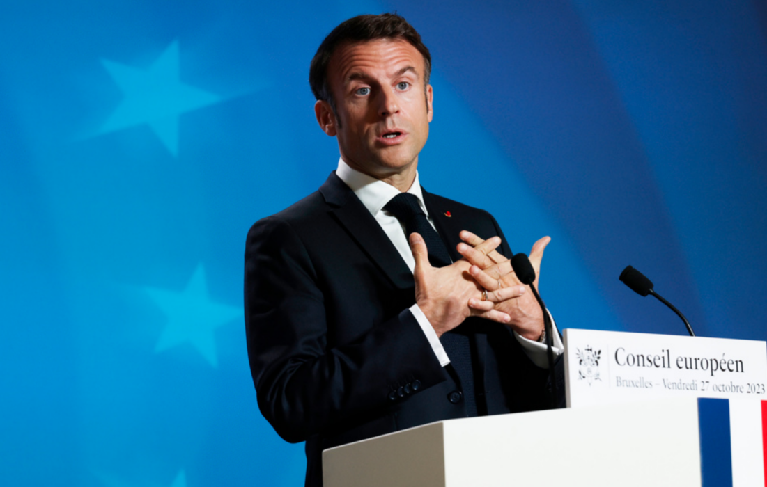 Frankrikes president Emmanuel Macron vill lägga till den franska aborträtten i konstitutionen.