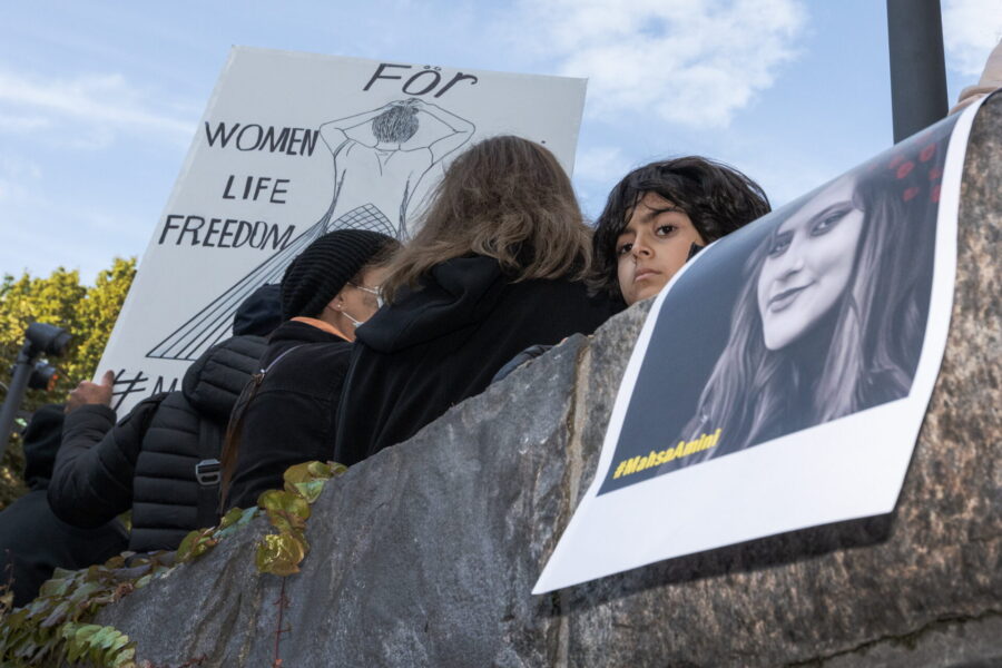 Från demonstration på Norra Bantorget i Stockholm mot den iranska regimen, oktober 2022.