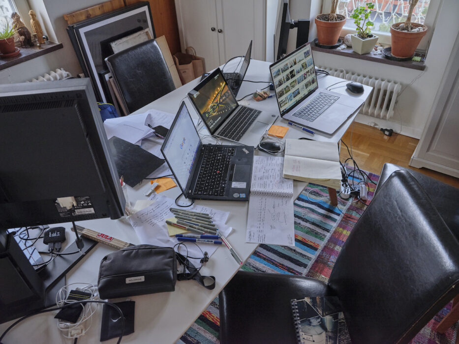 För anställda, som ägnar en stor del av sin arbetstid åt digitala system kan risken för teknikstress, överbelastning och utmattning av hjärnan öka.