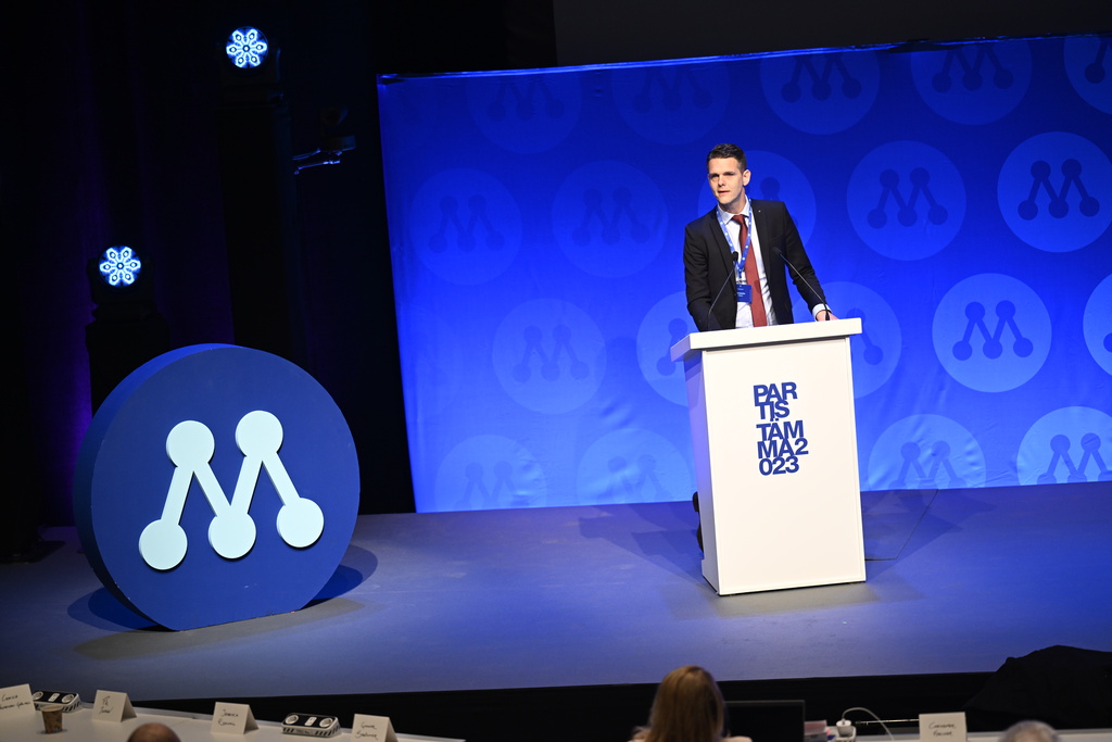 Christofer Fjellner vid Moderaternas partistämma i Umeå.