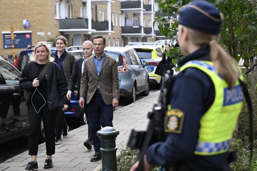 Statsminister Ulf Kristersson (M) träffar Judiska församlingen i Malmö.