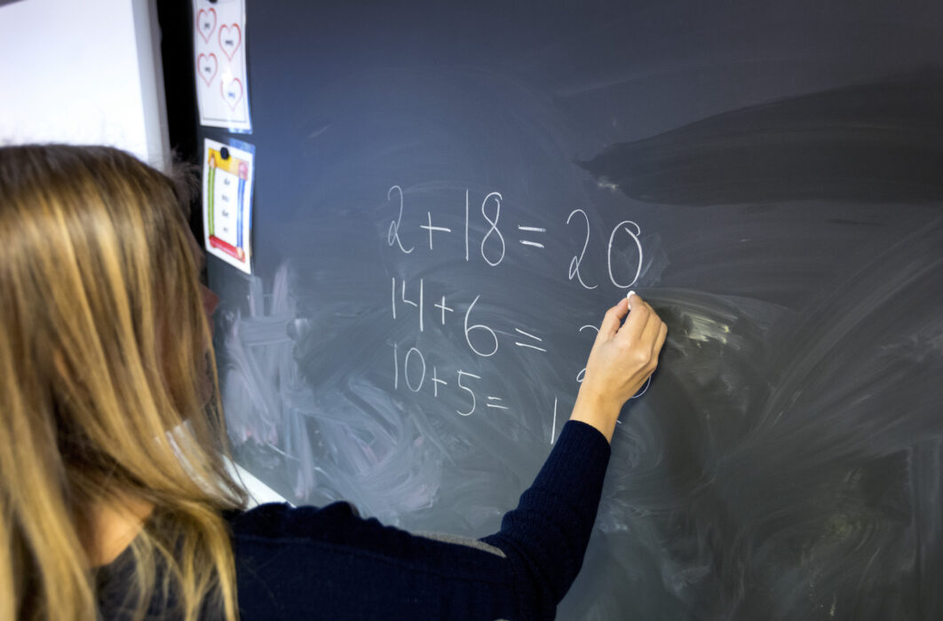 En ny verktygslåda ska hjälpa lärare och skolor att bättre hantera digital aggressivitet.