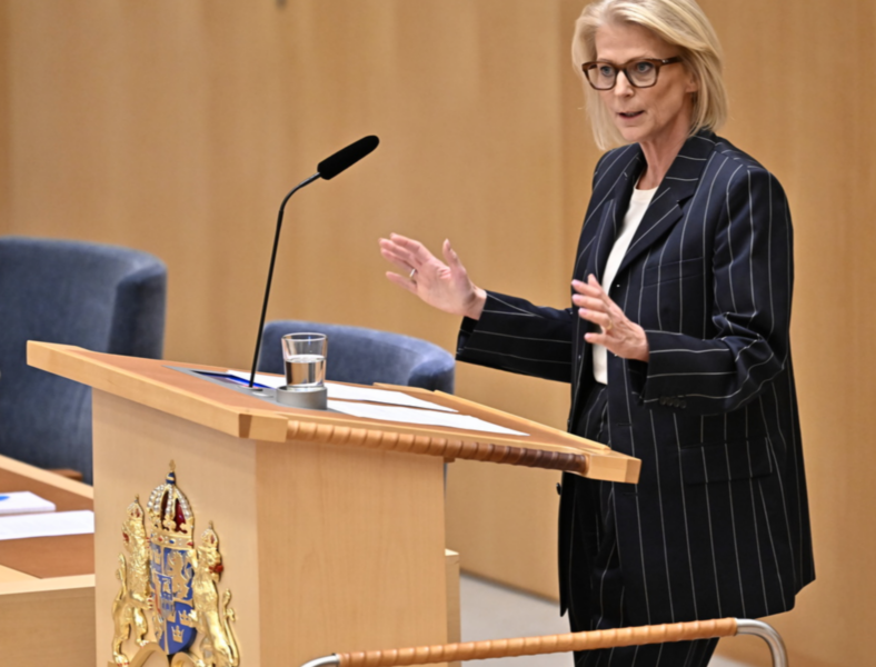 Finansminister Elisabeth Svantesson (M) KU-anmäls av socialdemokraterna.