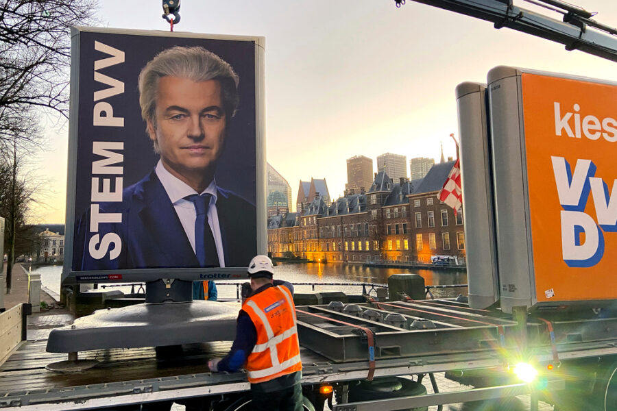 Valaffischerna monteras ned efter valet i Nederländerna i onsdags.